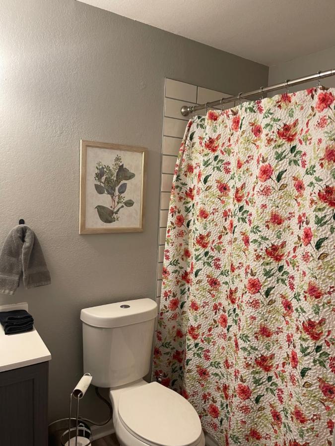 The Deannie Apt #6 - Simple And Homey 2Bd W/ Wifi Hamilton المظهر الخارجي الصورة
